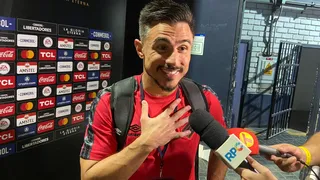 Willian Bigode reestreia pelo Athletico, mas evita polêmica de criptomoedas