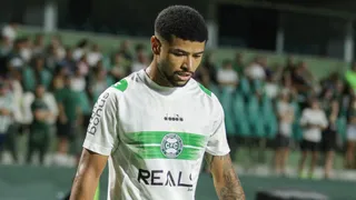 Por que Lucas Ronier foi barrado de Coritiba x Criciúma?