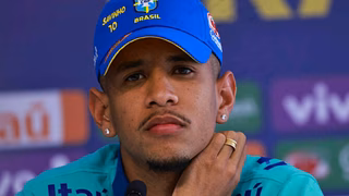Savinho recomenda: é melhor dormir que assistir à seleção contra o Peru