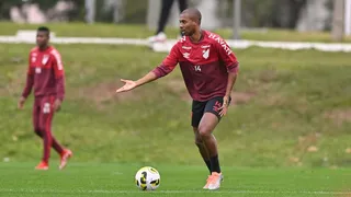 Fernandinho treina com grupo principal do Athletico e pode estrear em uma semana