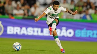 Piás do Couto, Morisco e Ronier decidem e recuperam confiança no Coritiba