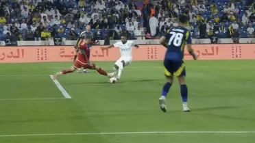 Bento sofre gol bizarro em sua segunda partida pelo Al Nassr; veja o vídeo