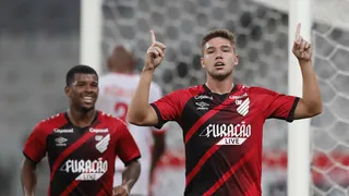 Athletico empresta atacante para o Cruzeiro