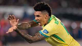 Igor Jesus festeja gol em estreia pela seleção brasileira; Abner vai bem no ataque