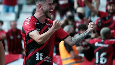 Athletico e Paraná voltam a se enfrentar após três anos; relembre o último clássico