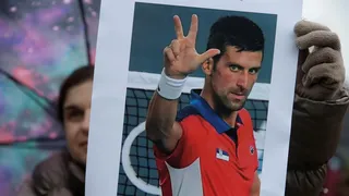 Djokovic vence na Justiça para permanecer na Austrália mesmo sem vacina