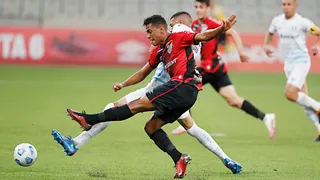 Pedro Rocha celebra momento artilheiro no Athletico: “Foi muito importante”