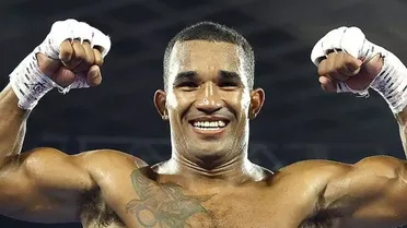 Boxeador brasileiro capota veículo e escapa por milagre