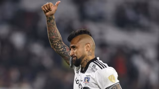 Ex-Athletico, Vidal provoca River Plate: “Mais títulos que todos juntos”