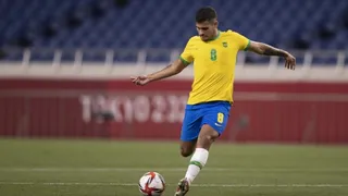 Ex-Athletico, Bruno Guimarães vê disputa por vaga como “final de Copa”