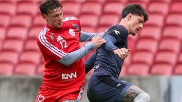 Coritiba roda elenco e dá chances para jovens em jogo-treino contra o Internacional