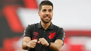 Furacão joga sem poder parar