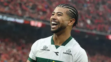 Perto de marca importante, Ronier confia em evolução do Coritiba após estreia ruim
