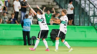 Matheus Frizzo estreia com gol e reforços animam torcida do Coritiba