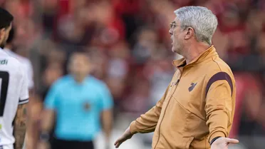 Jogando à gaúcha, o Athletico de Hellmann vai ao limite e é incapaz de vencer