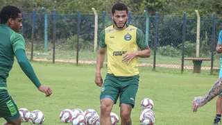 Técnico do Coritiba explica preparação para utilizar campeões sub-20