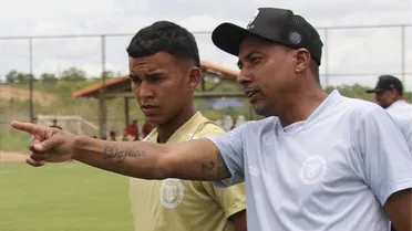 Ídolo do Athletico e pentacampeão mundial, Kleberson conquista primeiro título como técnico