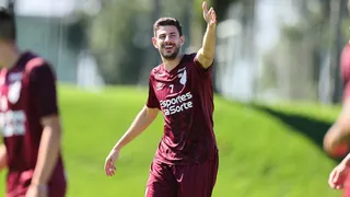 Di Yorio aparece no BID e pode estrear pelo Athletico; Esquivel volta aos treinos