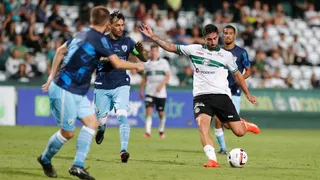 Coritiba encara o Inter para encerrar jejum de quatro meses sem vencer no Couto