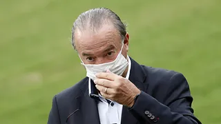 Presidente do Coritiba segue intubado, mas quadro é estável