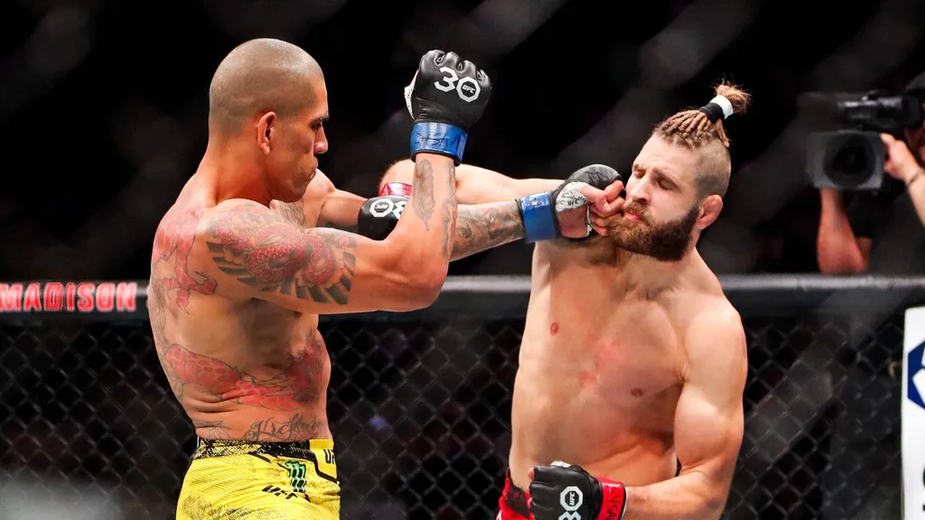 Alex Poatan e Jiri Prochazka no UFC 295. Foto: Icon sport