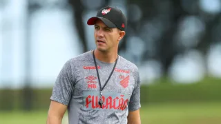 Athletico mira atacante veterano de rival da Série B