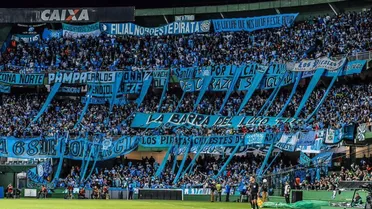 Torcida do Belgrano volta a Curitiba oito anos após dar show no Couto Pereira