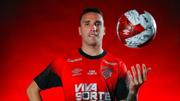 Athletico confirma chegada de argentino por empréstimo milionário