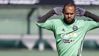 Gritos de ‘refugo’ encerraram entrevista consciente de Alecsandro