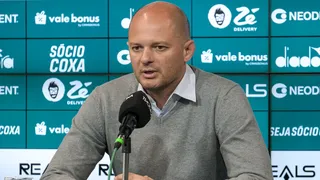 Coritiba insiste em negociação por atacante rebaixado para a Série B