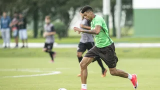 Venda milionária de zagueiro Juninho para a Europa rende grana extra ao Coritiba