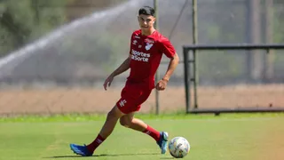 Com Esquivel de volta, Cuca tem todo elenco do Athletico à disposição