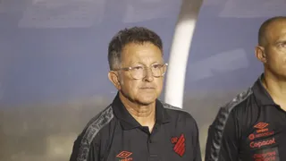 Um Athletico surpreendente: com Osorio joga futebol