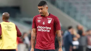 Athletico perde lateral-esquerdo por lesão pelo restante da temporada