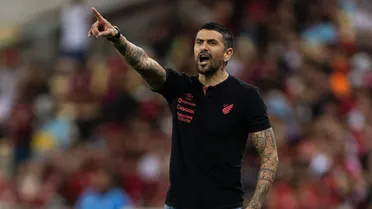 Desafiado a evitar o estigma de ser o pior Athletico da história recente