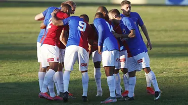 Paraná tem dobradinha na Vila como última esperança contra o rebaixamento