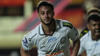 Sem principais jogadores, Operário iguala melhor turno de Série B na história