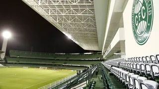Coritiba põe receita de sócios como garantia para empréstimo de dirigente; clube defende estratégia