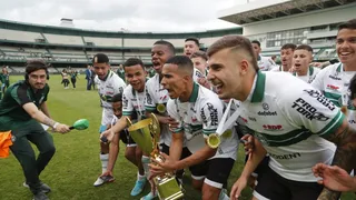 Nos pênaltis, Coritiba vence o Athletico e é campeão paranaense sub-20