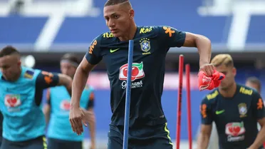 Fora da seleção, Richarlison diz que passará por cirurgia no púbis
