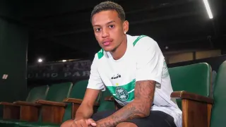 Promessa ex-São Paulo cai em desgraça e é afastada na Série B