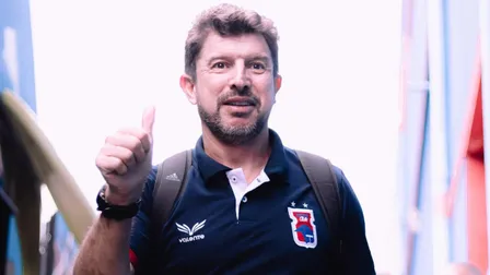 Após polêmica, Paraná Clube blinda Tcheco com novo contrato