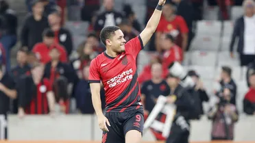 Vitor Roque: ficar ou não ficar no Athletico, eis a questão
