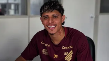 Athletico rescinde contrato com polêmico “reforço fantasma”