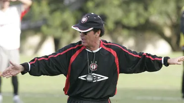 Lopes recorda “injustiça” na final de 2005: “São Paulo ganhou nos bastidores”