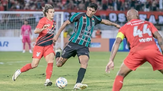 Athletico monitora meia do Maringá e faz consulta por atacante do Fluminense