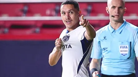 Ex-Athletico brilha e tem média de um gol por jogo na Ásia