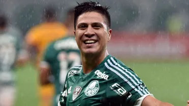 Campeão pelo Palmeiras, argentino faz estreia por clube paranaense aos 35 anos