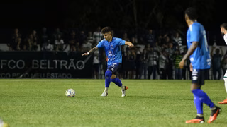 Sob o comando de Gilson Kleina, Azuriz ganha destaque no Estadual ao parar Athletico e Coritiba