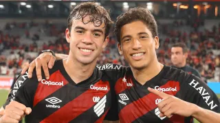 “Gol treinado”: Piás do Caju brilham, e Odair exalta força do elenco do Athletico